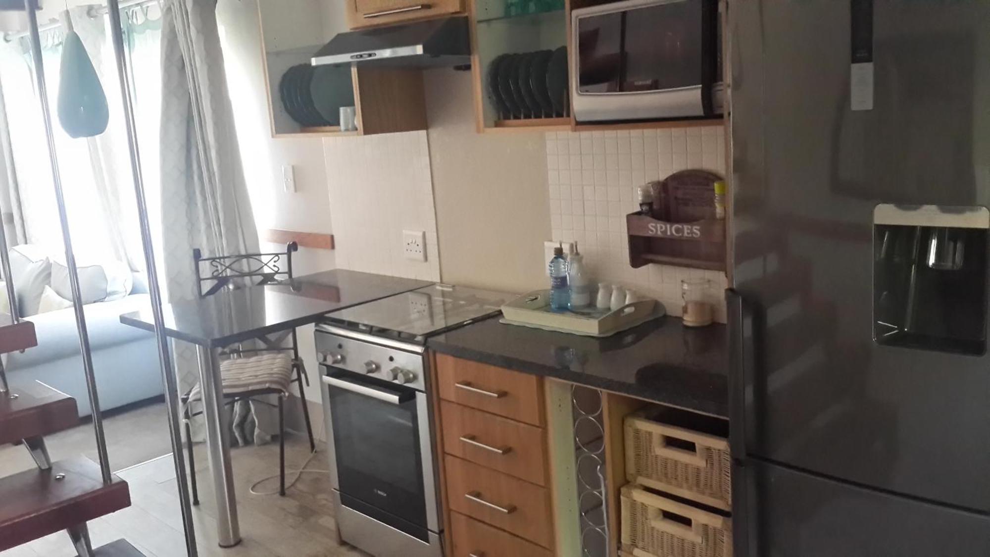 Eagle Rock Executive Guest House Кемптън Парк Стая снимка