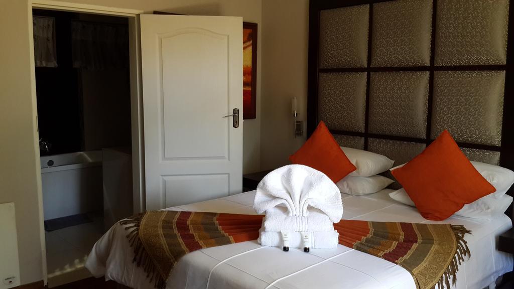 Eagle Rock Executive Guest House Кемптън Парк Стая снимка