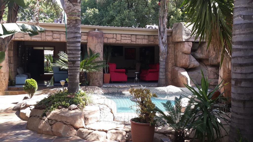 Eagle Rock Executive Guest House Кемптън Парк Екстериор снимка
