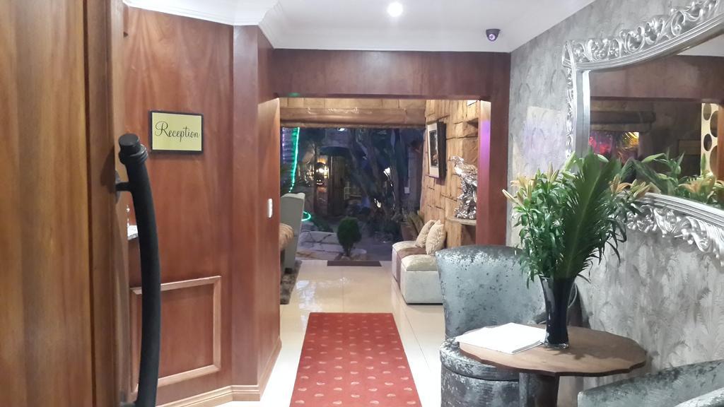 Eagle Rock Executive Guest House Кемптън Парк Екстериор снимка