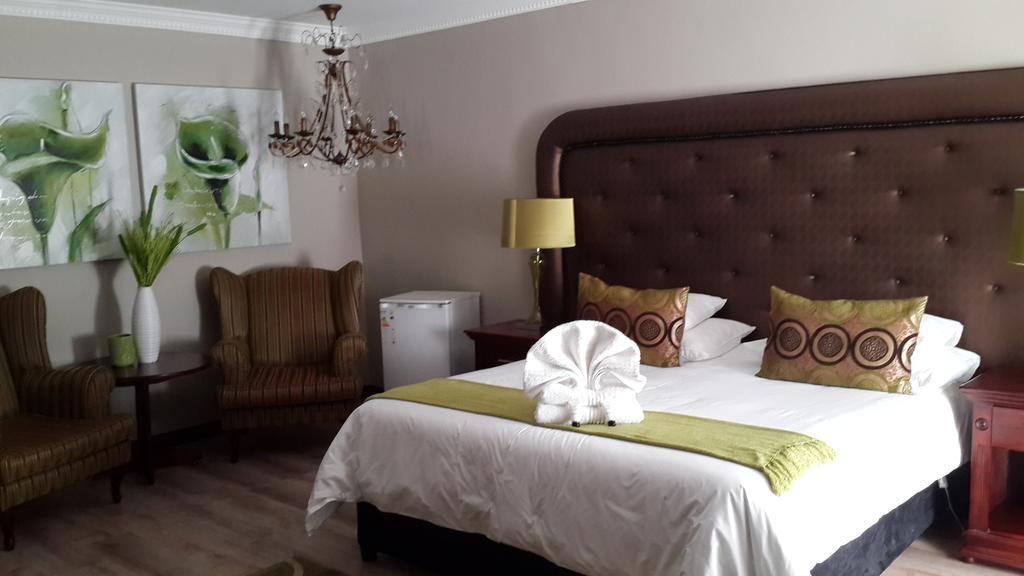 Eagle Rock Executive Guest House Кемптън Парк Стая снимка