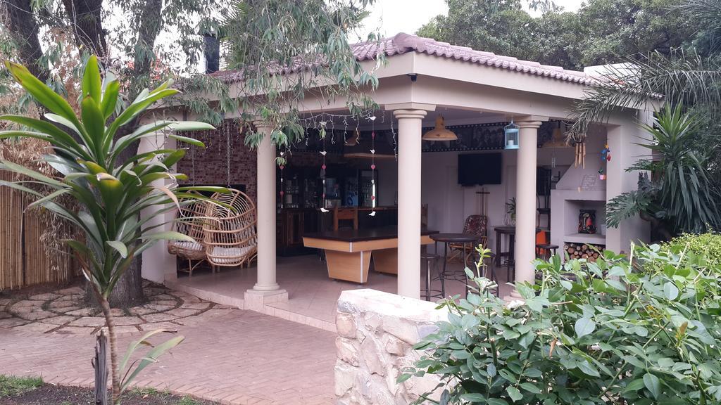 Eagle Rock Executive Guest House Кемптън Парк Екстериор снимка