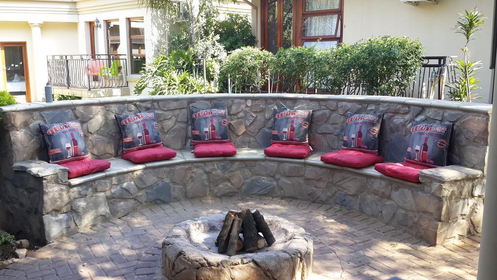 Eagle Rock Executive Guest House Кемптън Парк Екстериор снимка