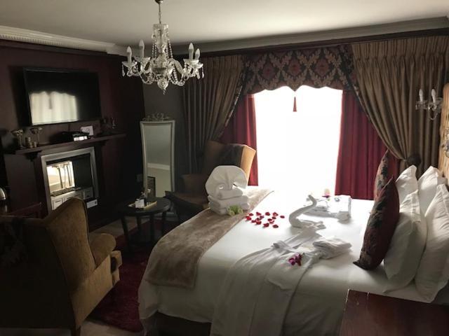 Eagle Rock Executive Guest House Кемптън Парк Екстериор снимка