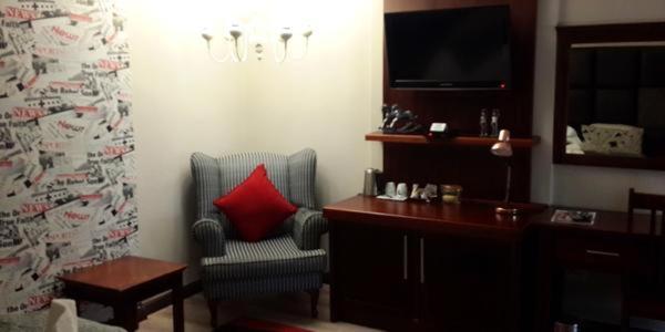 Eagle Rock Executive Guest House Кемптън Парк Екстериор снимка