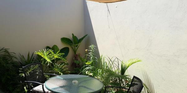 Eagle Rock Executive Guest House Кемптън Парк Екстериор снимка